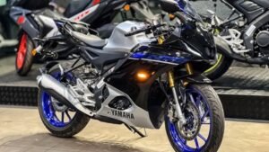 Yamaha R15 V5